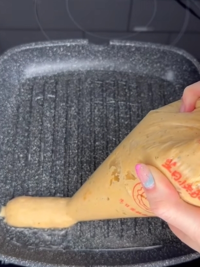 Найпростіші курячі ковбаски за 10 хвилин: ви точно перестанете їсти магазинні